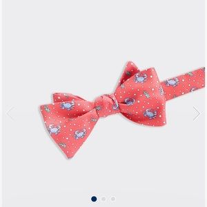 Vineyard vines crab bow tie